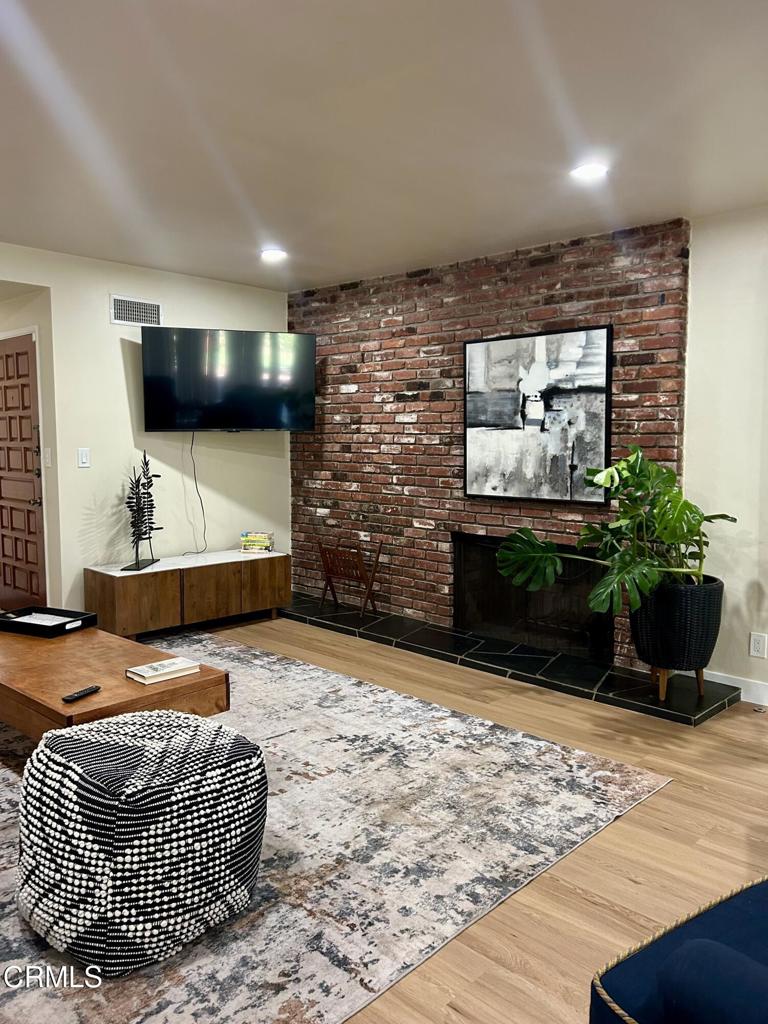 1930 Minoru Drive