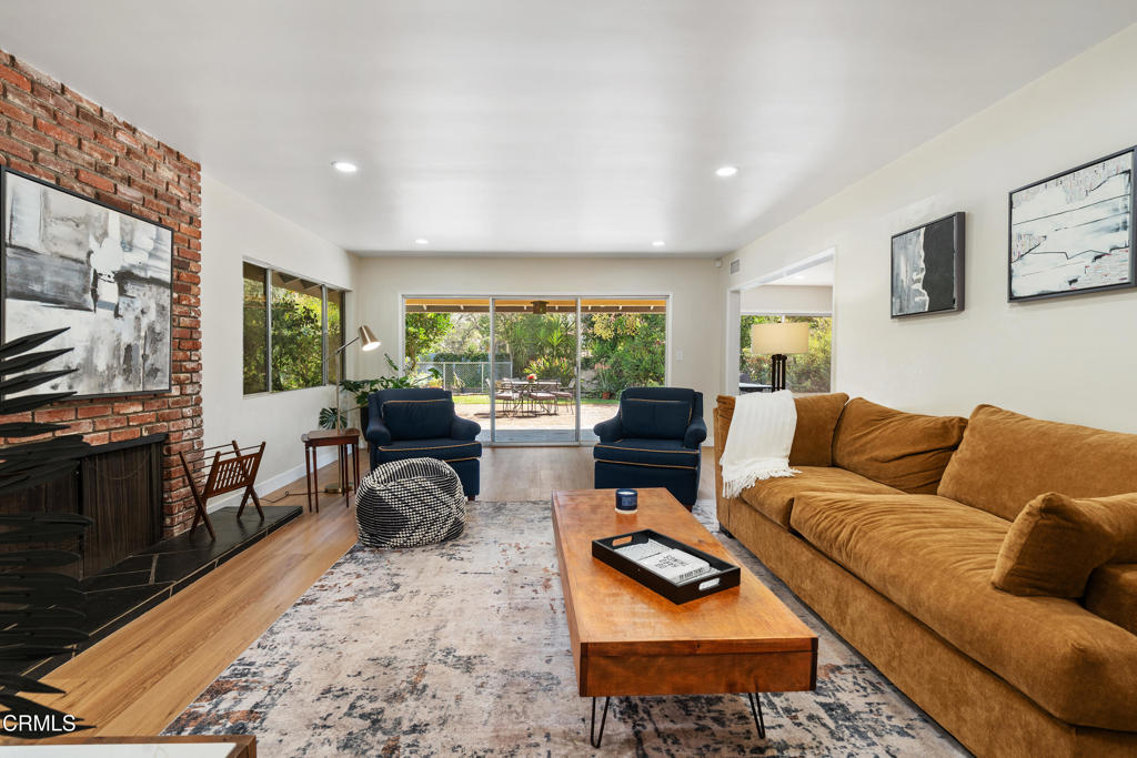 1930 Minoru Drive
