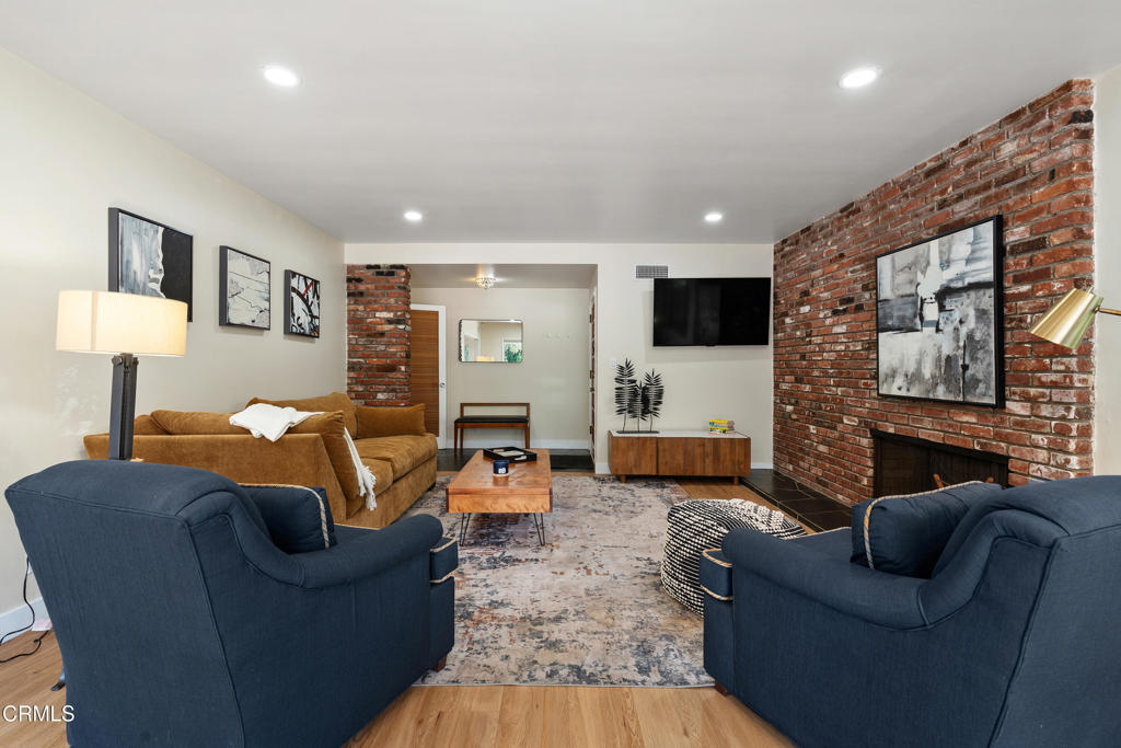 1930 Minoru Drive