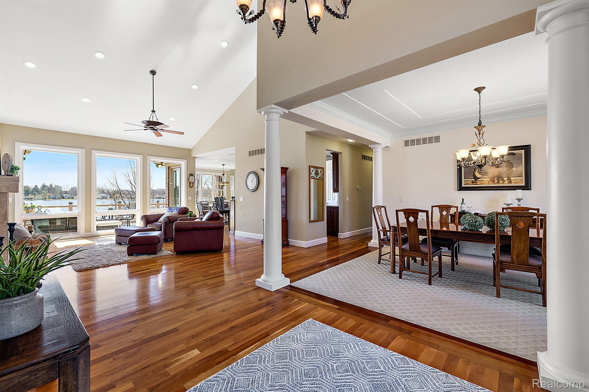 2087 CLIFFSIDE Drive