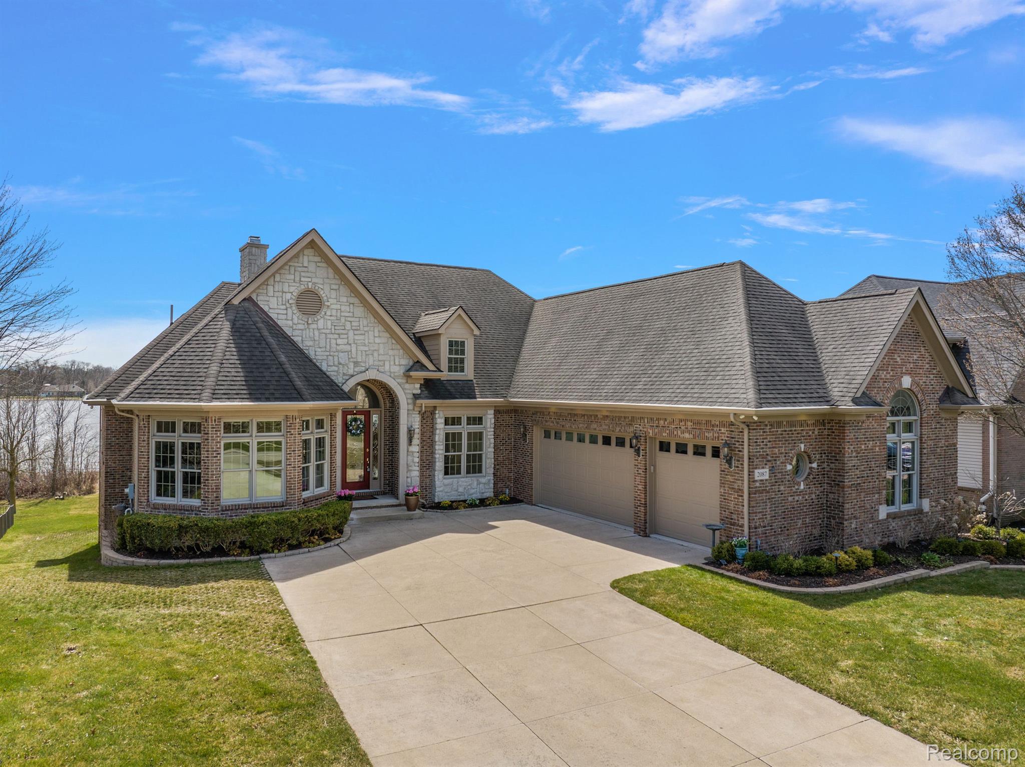 2087 CLIFFSIDE Drive