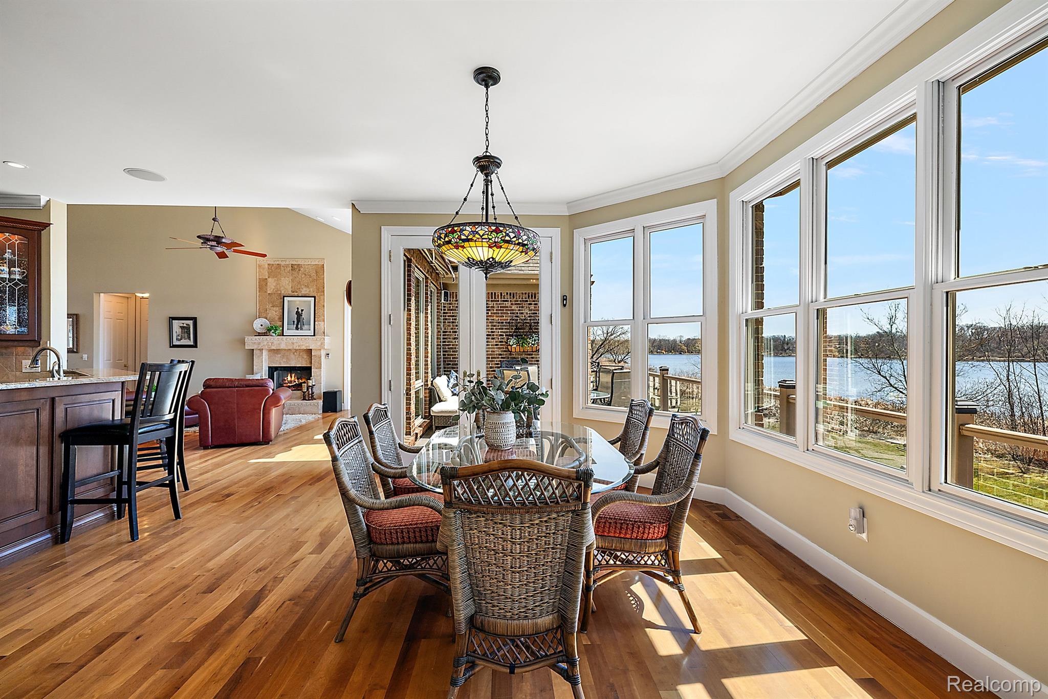 2087 CLIFFSIDE Drive