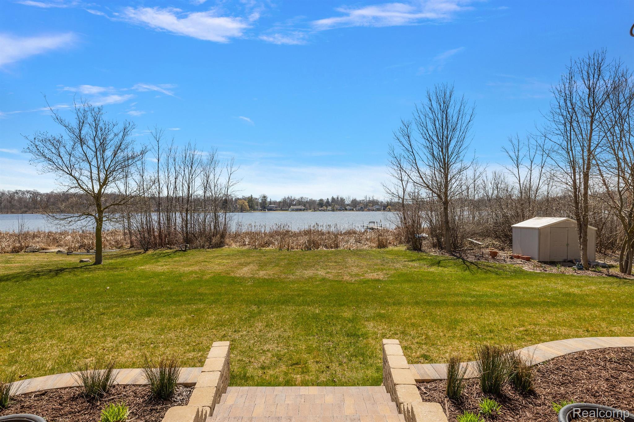 2087 CLIFFSIDE Drive