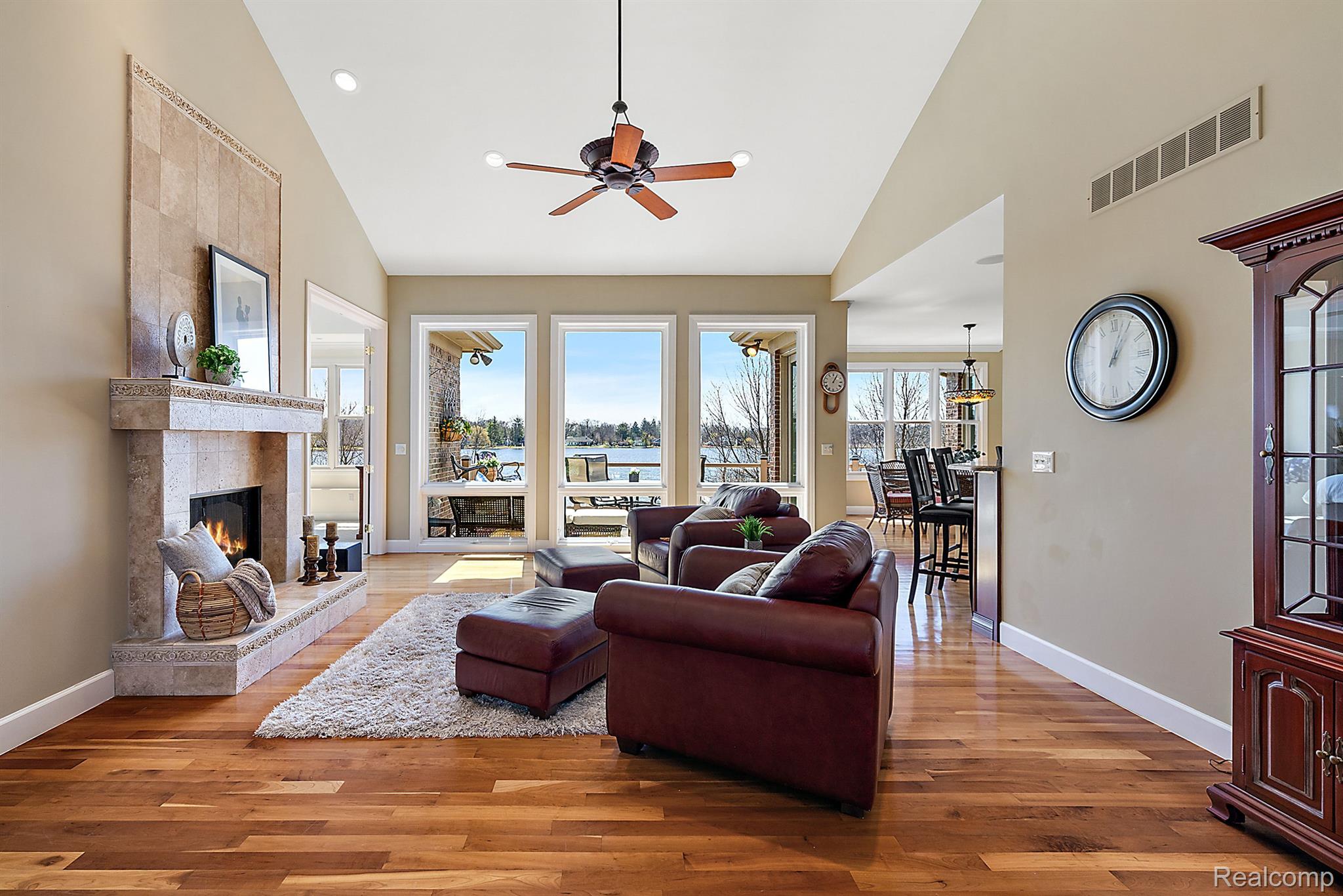 2087 CLIFFSIDE Drive