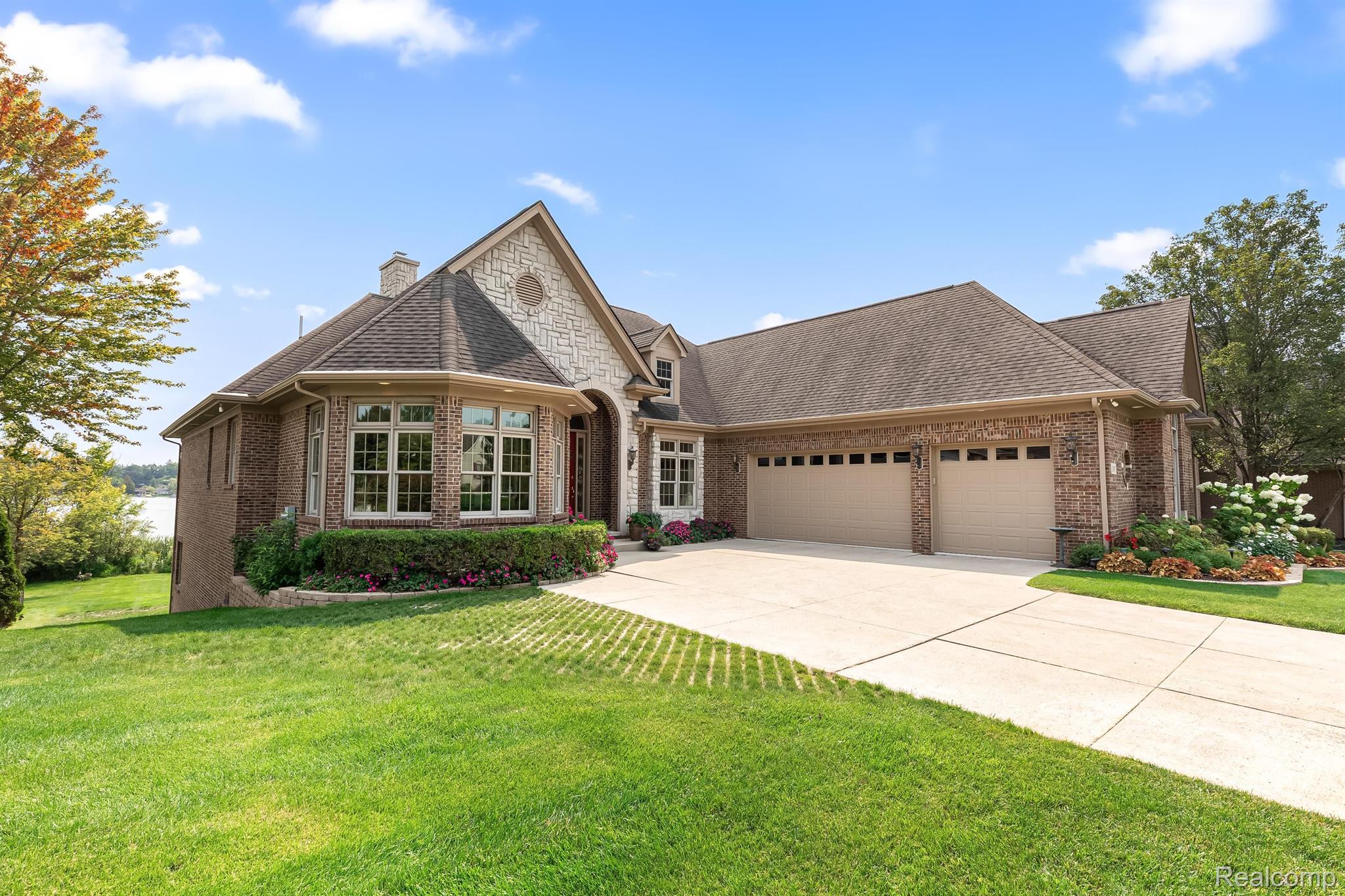 2087 CLIFFSIDE Drive