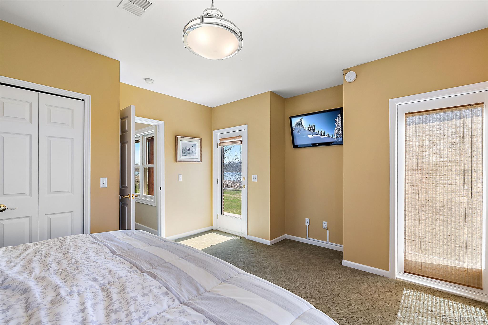 2087 CLIFFSIDE Drive