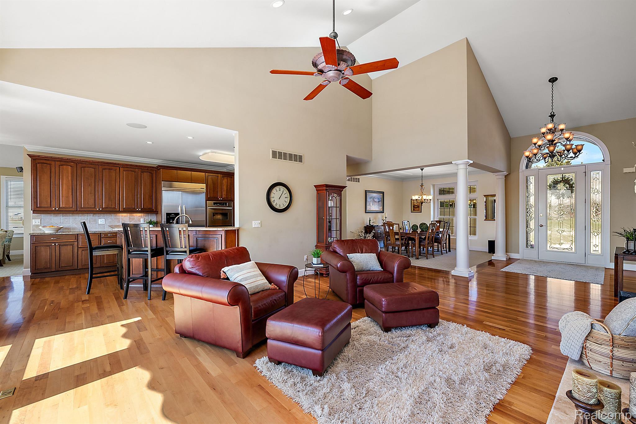 2087 CLIFFSIDE Drive