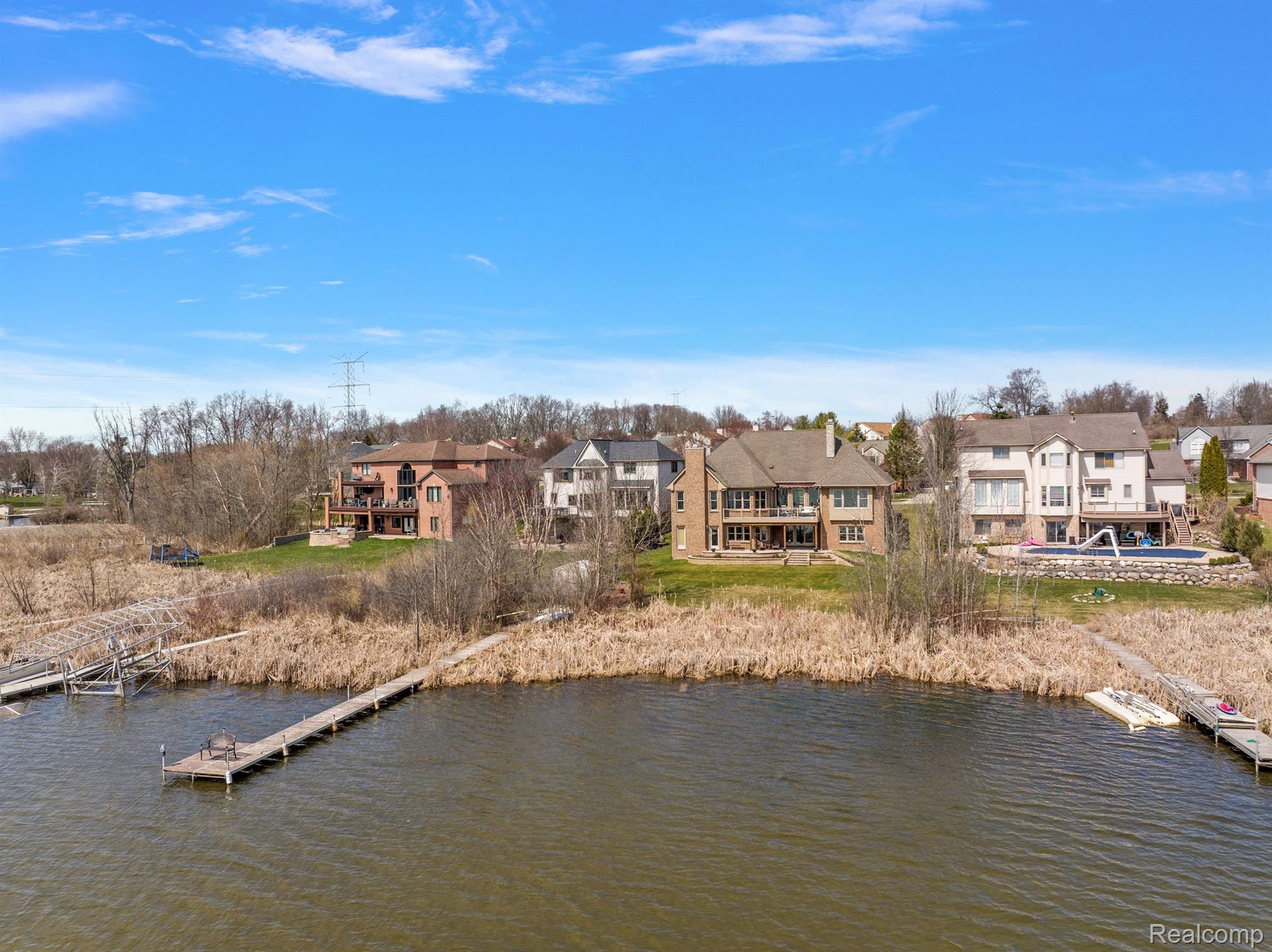 2087 CLIFFSIDE Drive