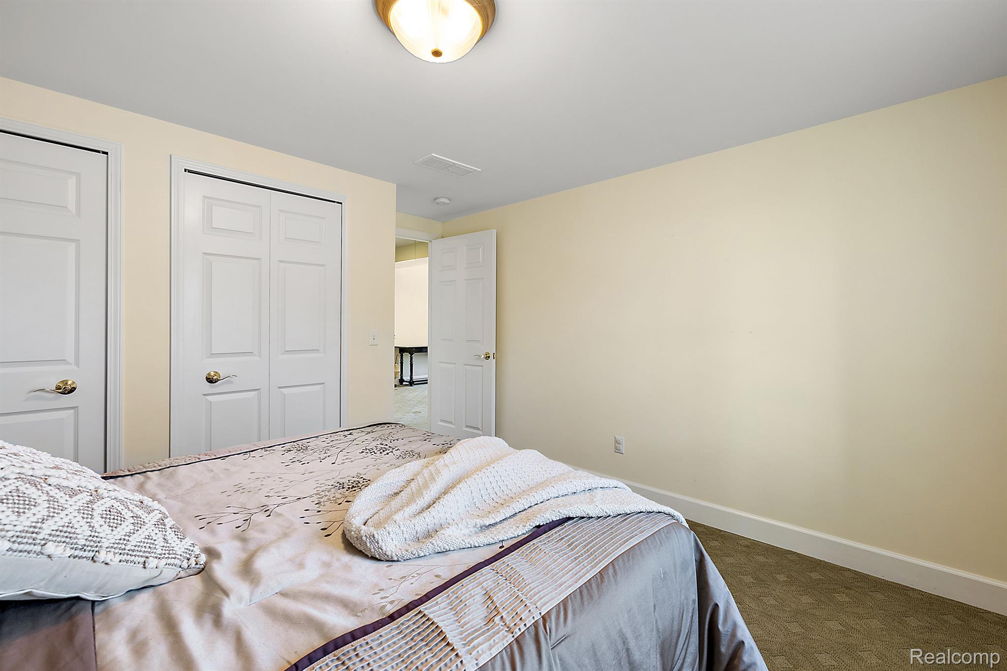 2087 CLIFFSIDE Drive