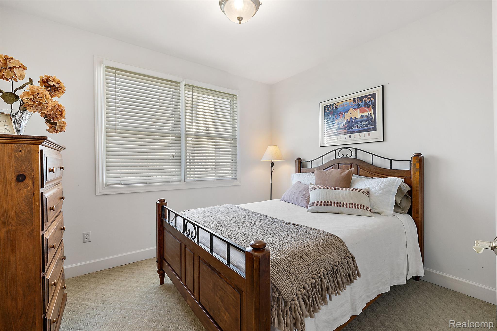 2087 CLIFFSIDE Drive