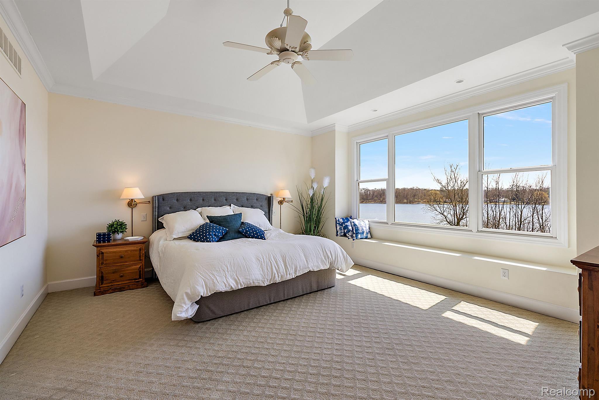 2087 CLIFFSIDE Drive