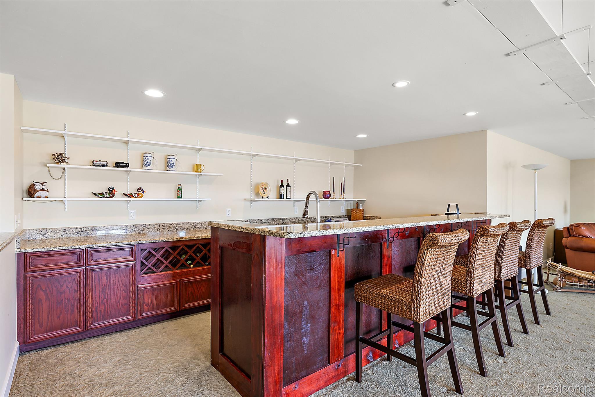 2087 CLIFFSIDE Drive