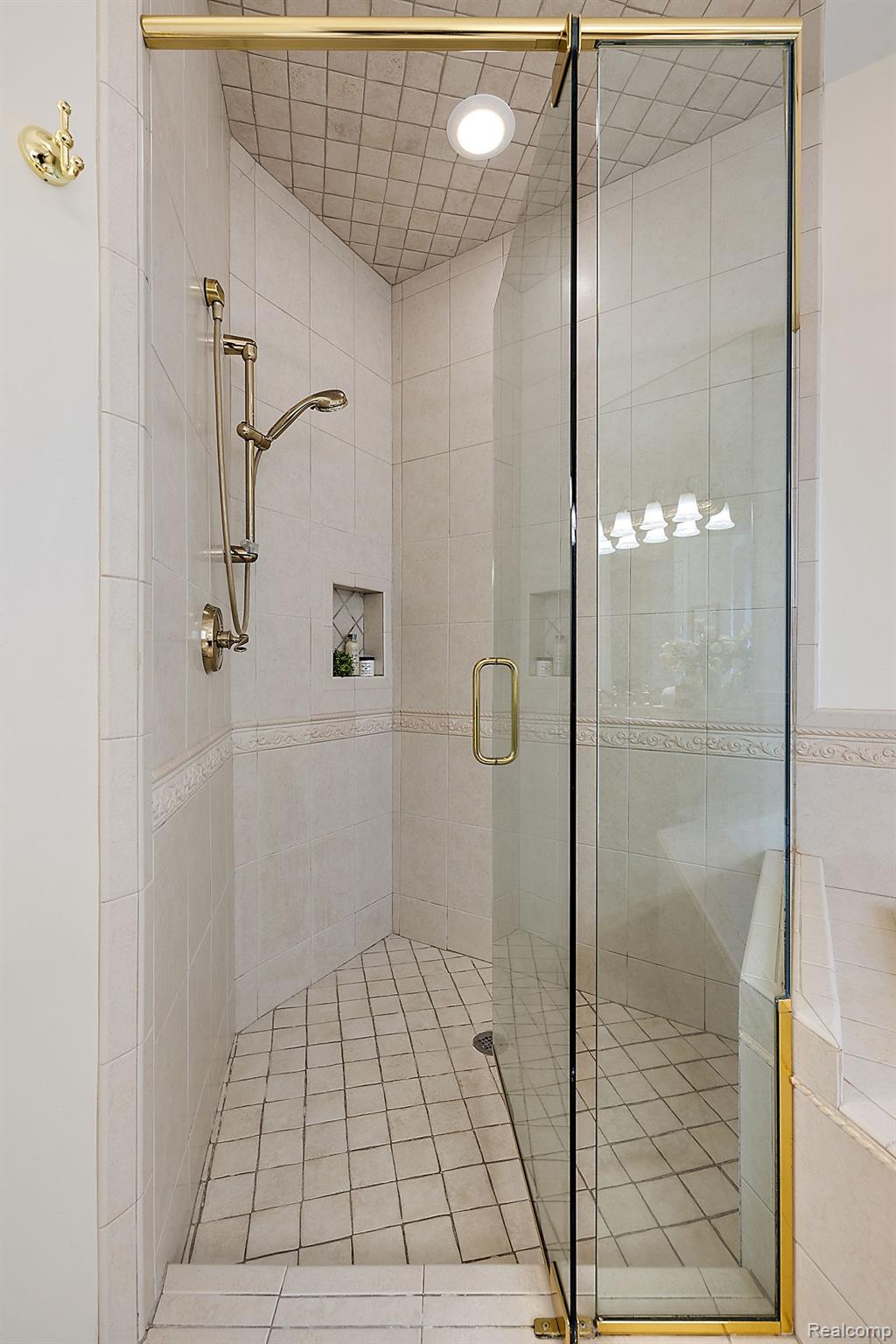 2087 CLIFFSIDE Drive