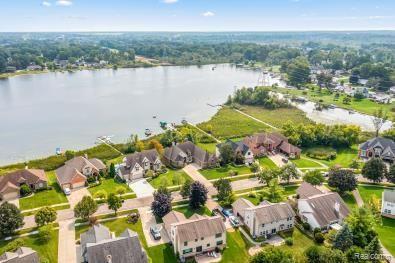 2087 CLIFFSIDE Drive