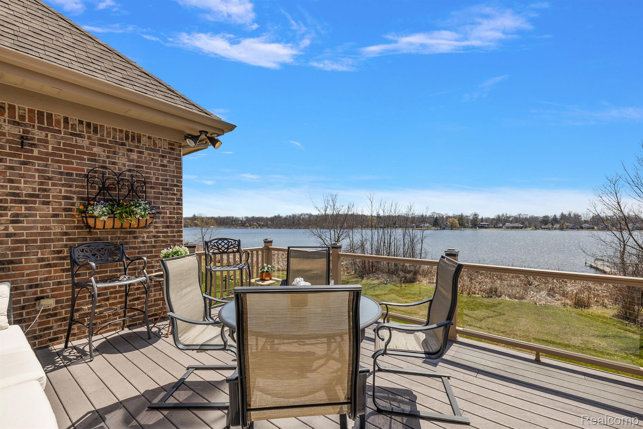 2087 CLIFFSIDE Drive