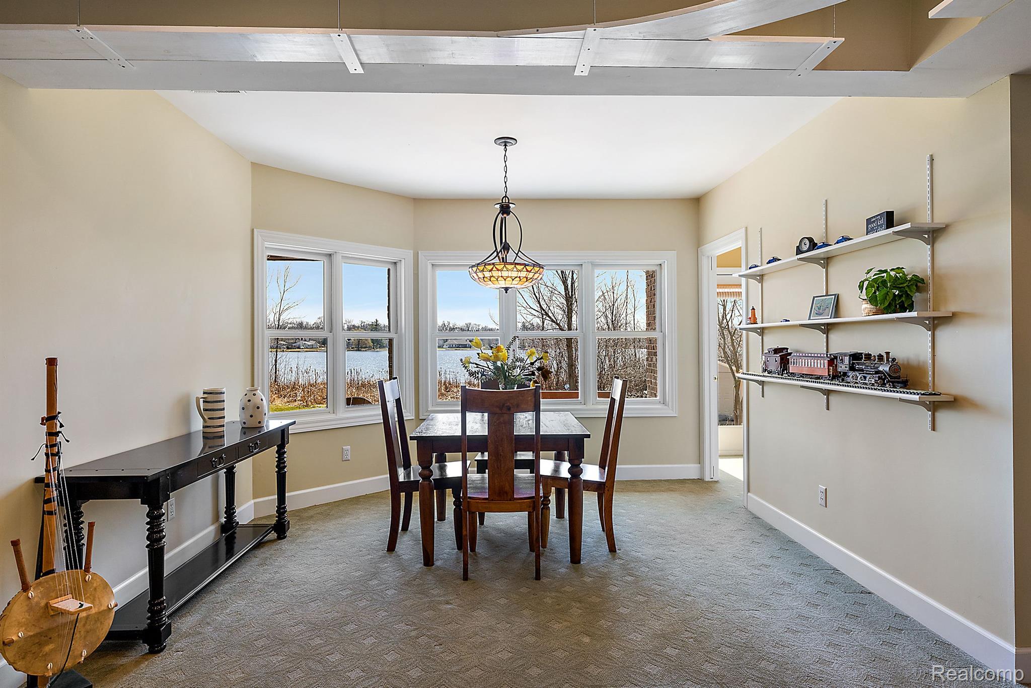 2087 CLIFFSIDE Drive