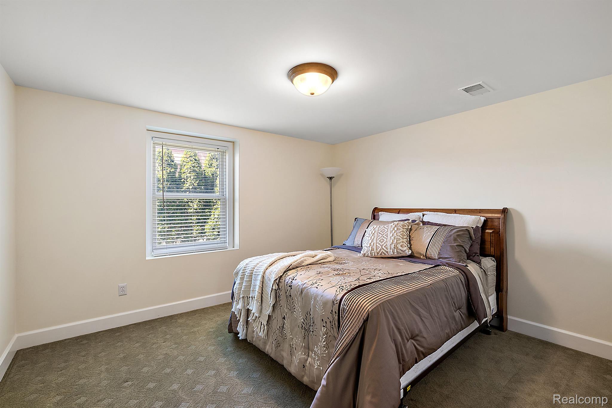 2087 CLIFFSIDE Drive