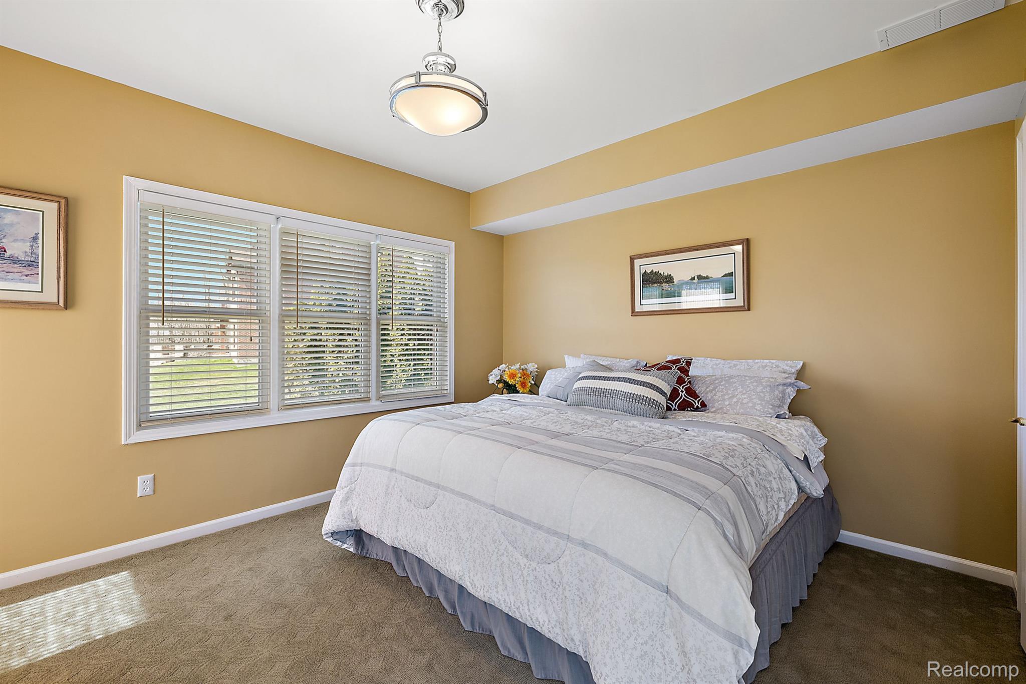 2087 CLIFFSIDE Drive