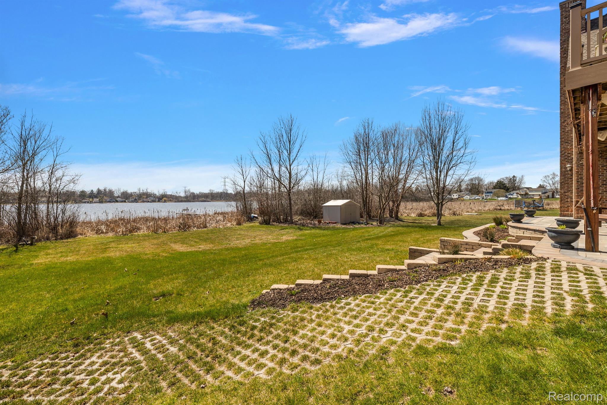 2087 CLIFFSIDE Drive