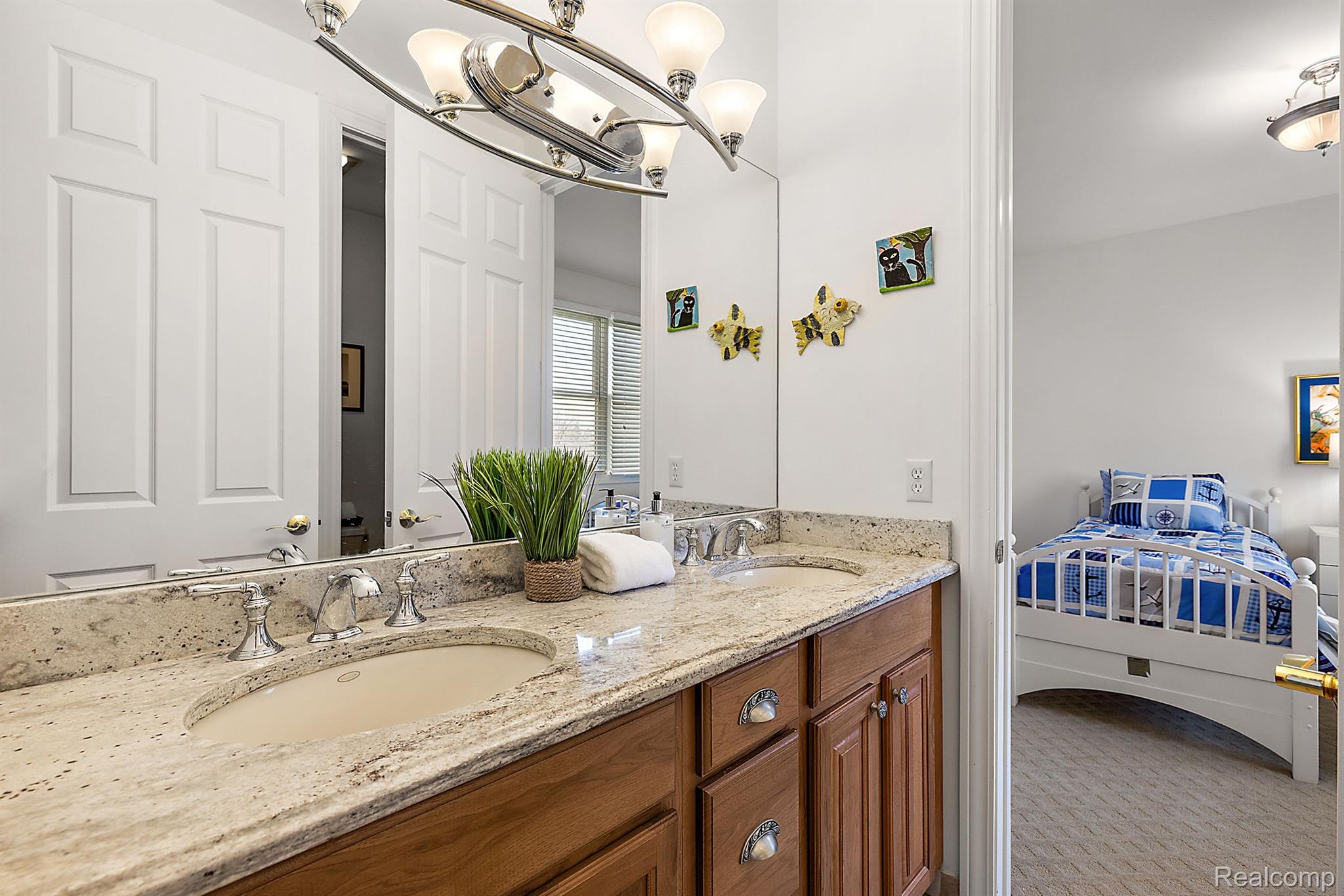 2087 CLIFFSIDE Drive