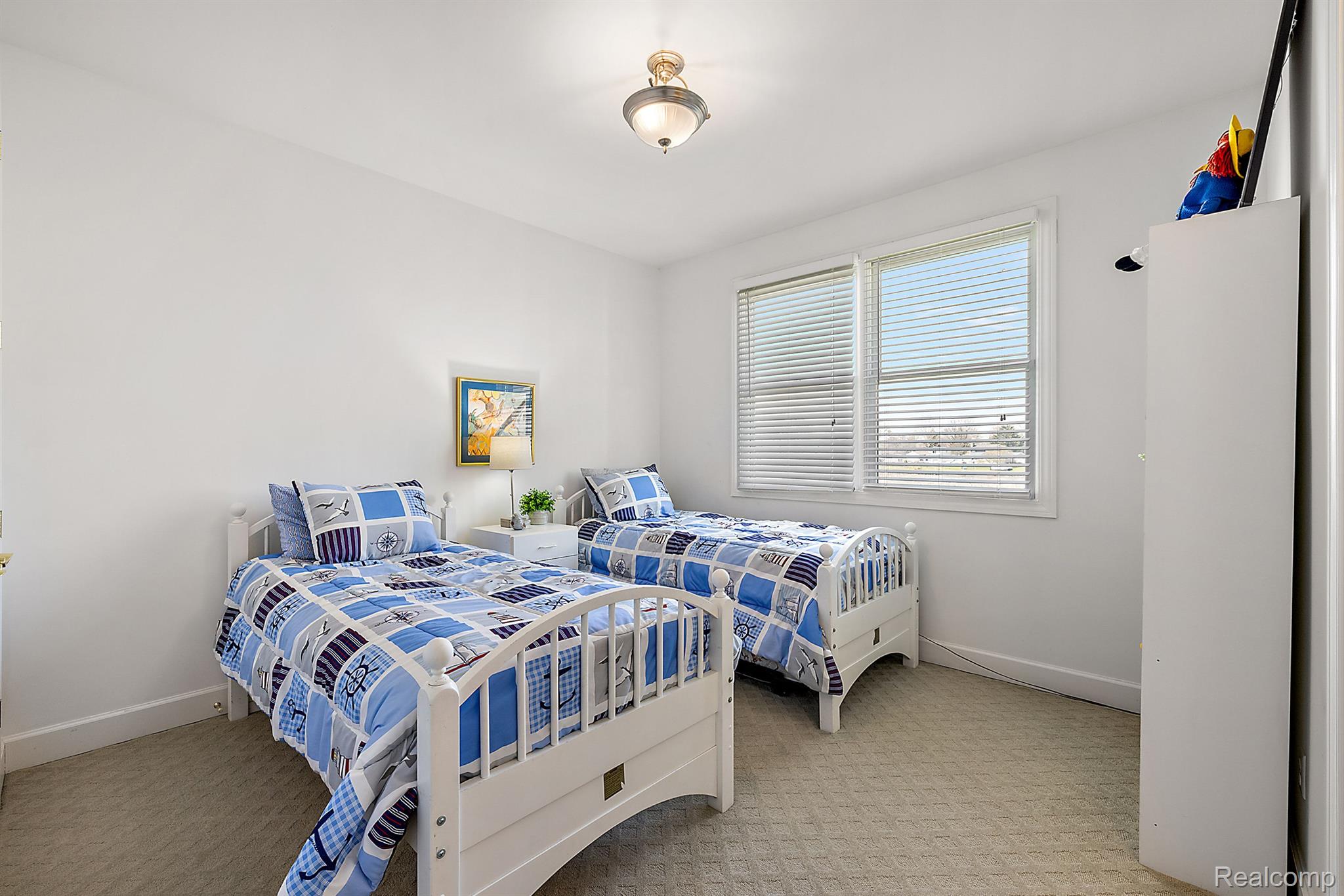 2087 CLIFFSIDE Drive