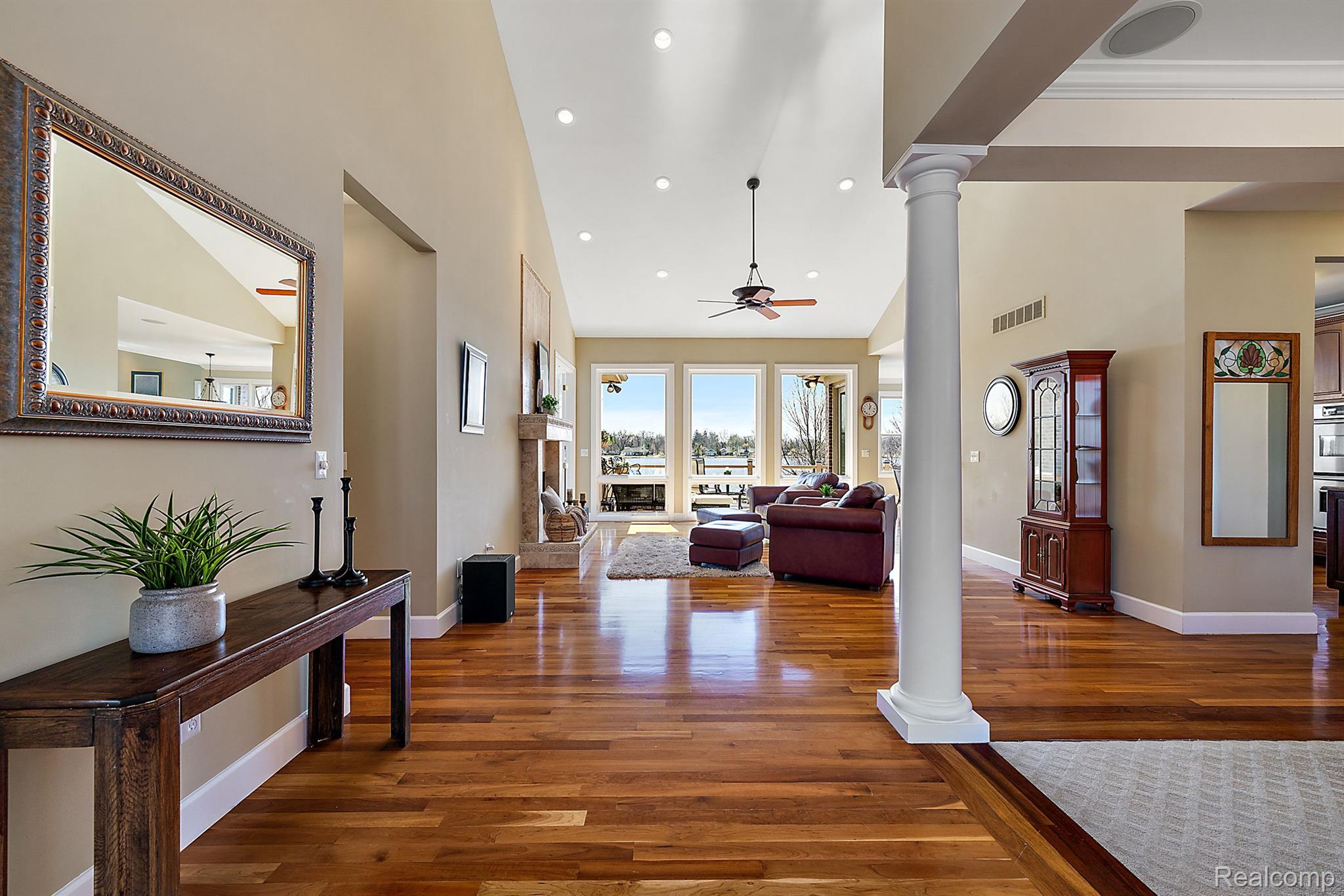 2087 CLIFFSIDE Drive