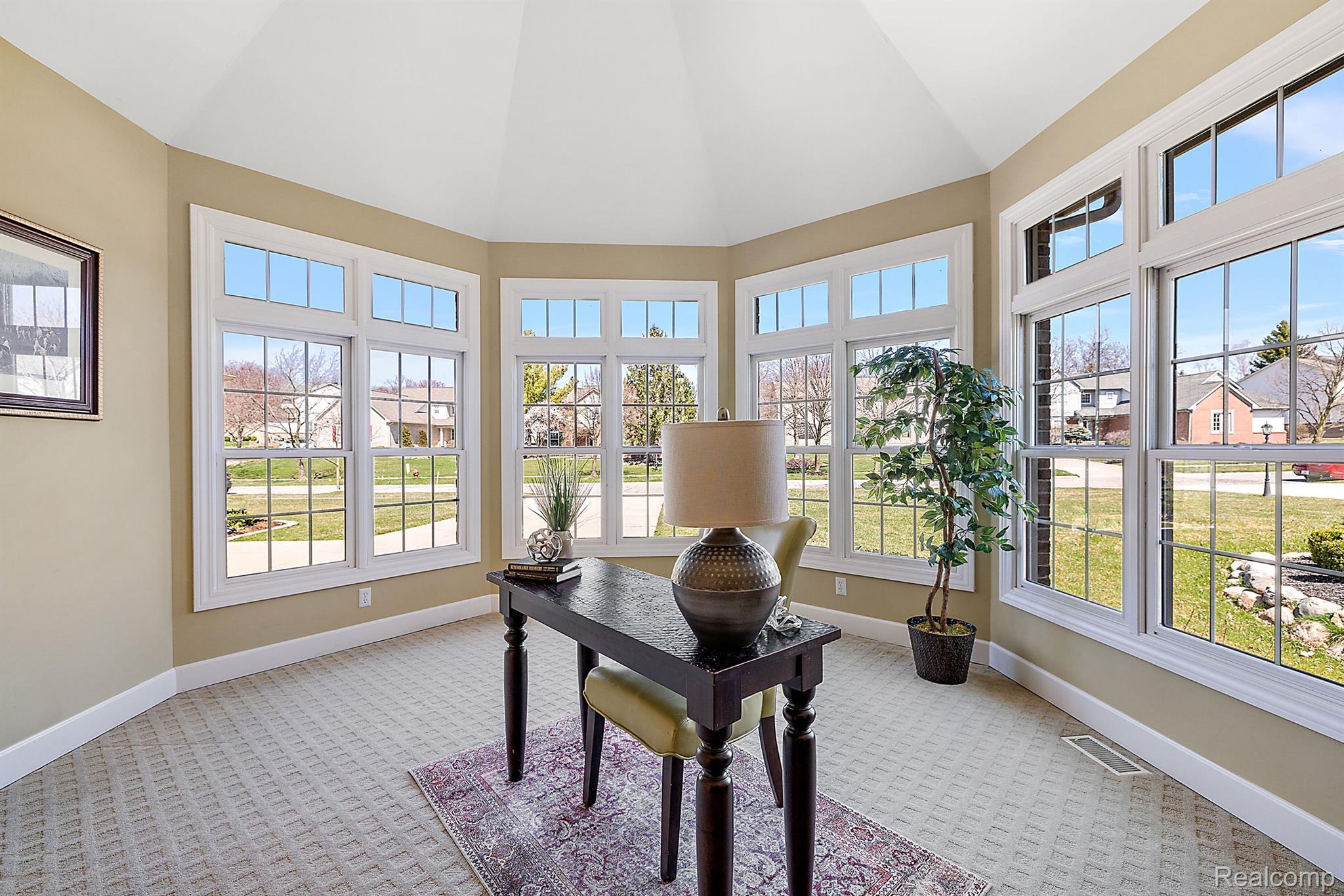 2087 CLIFFSIDE Drive