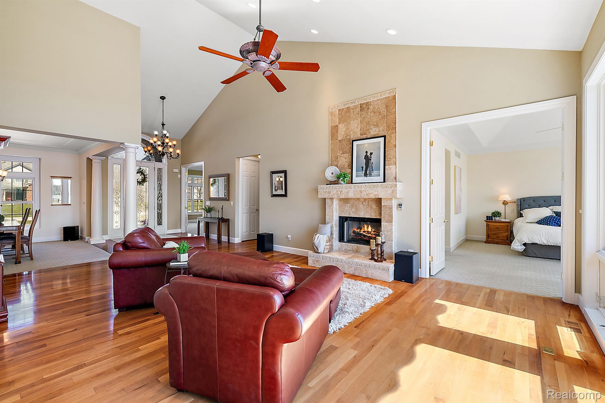 2087 CLIFFSIDE Drive