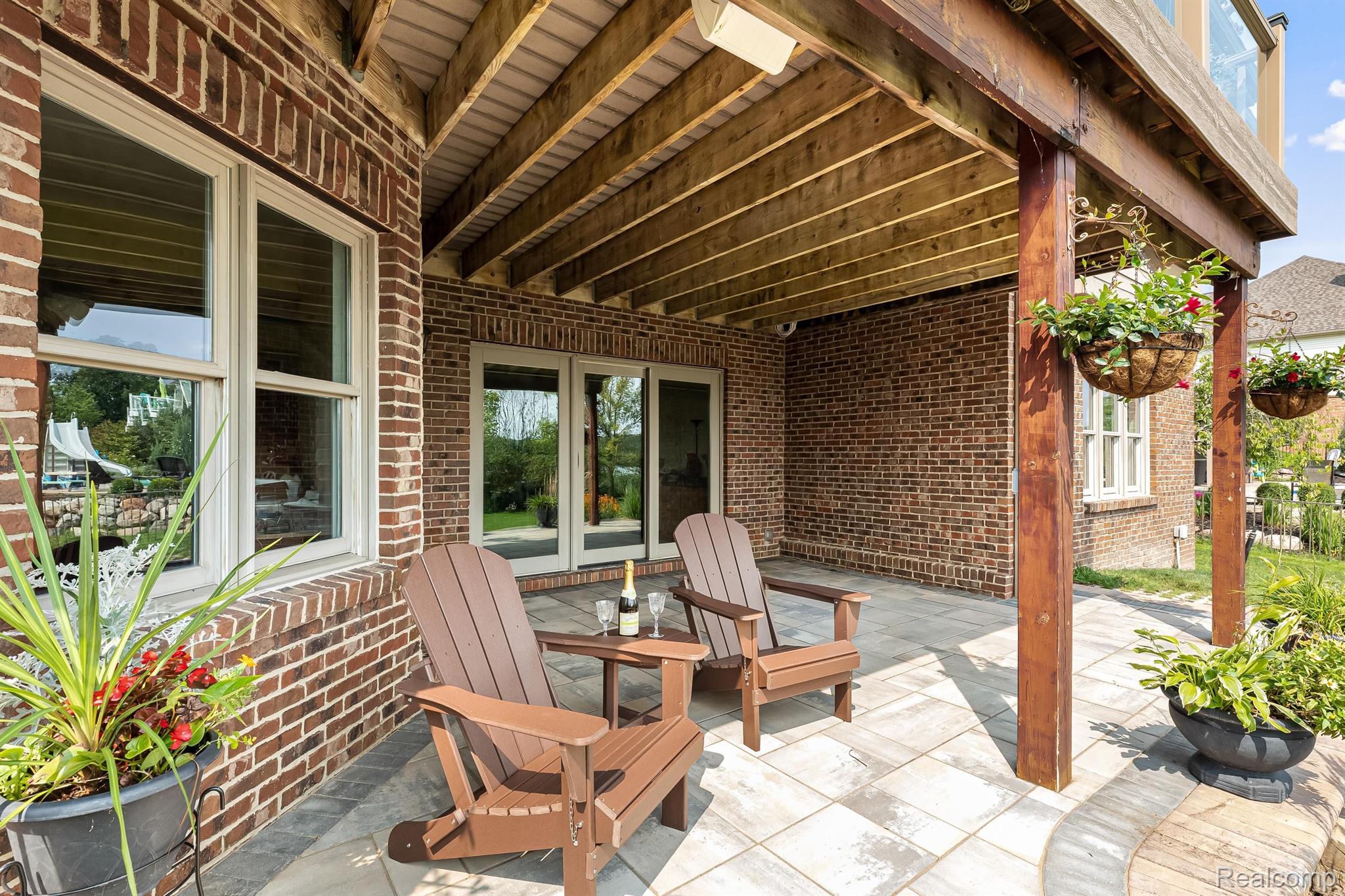 2087 CLIFFSIDE Drive