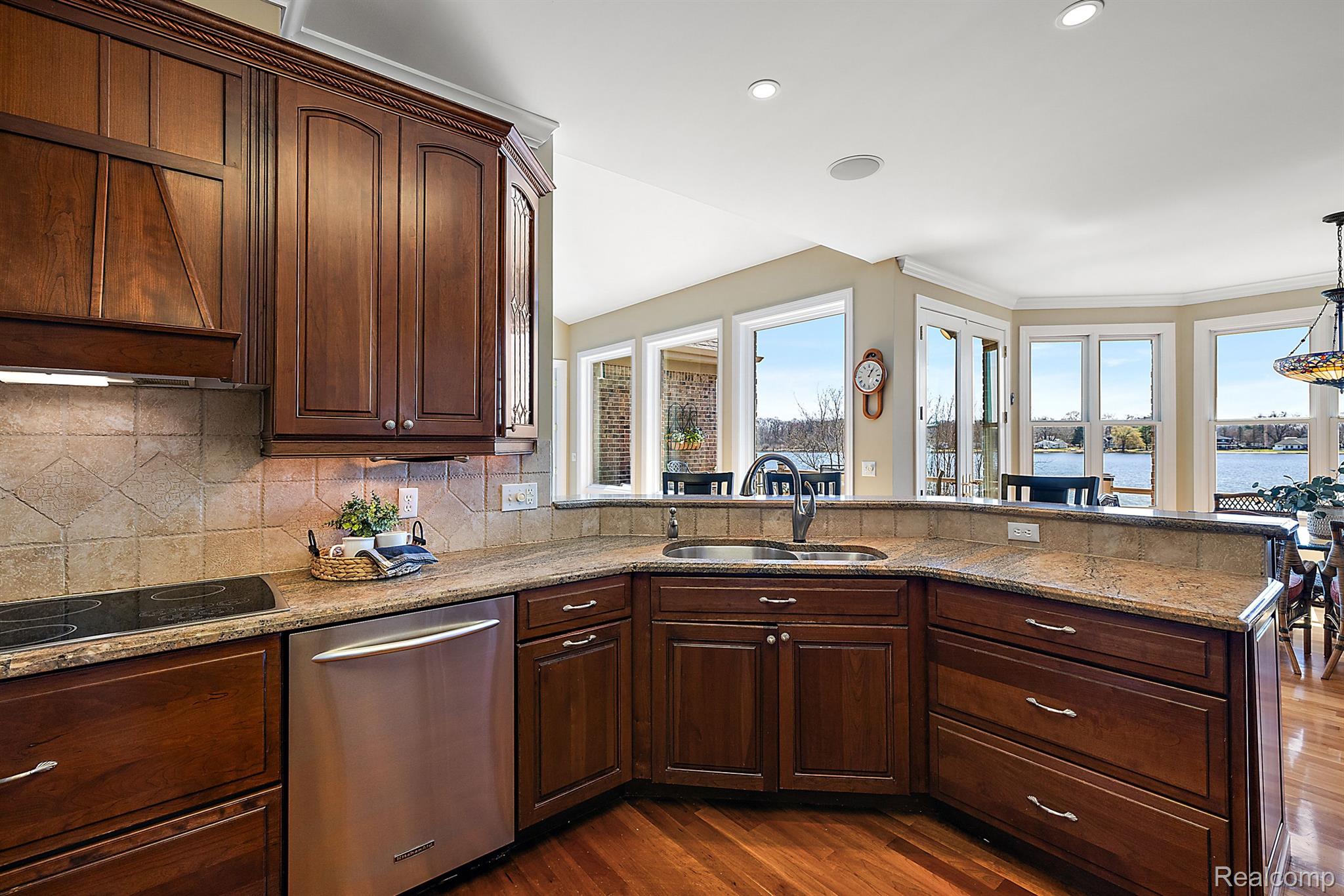 2087 CLIFFSIDE Drive