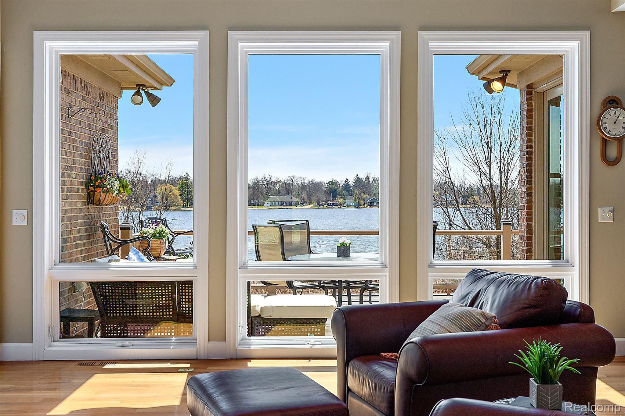 2087 CLIFFSIDE Drive