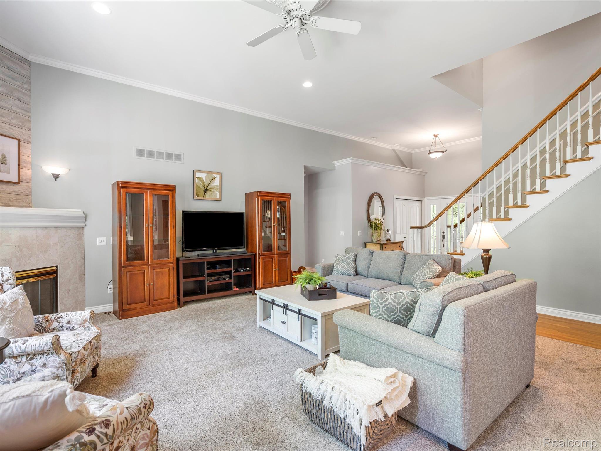1331 Avon Circle W
