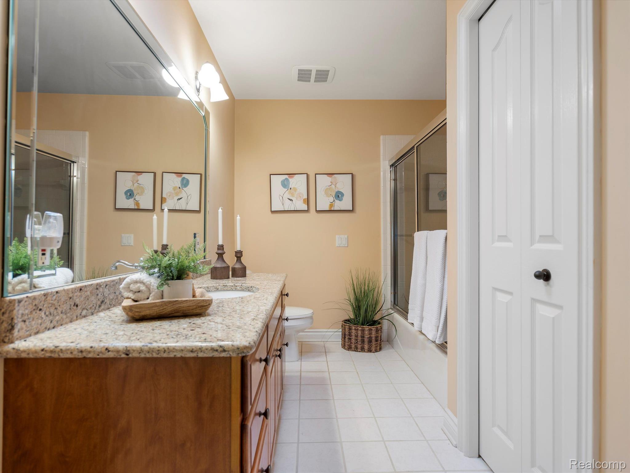 1331 Avon Circle W