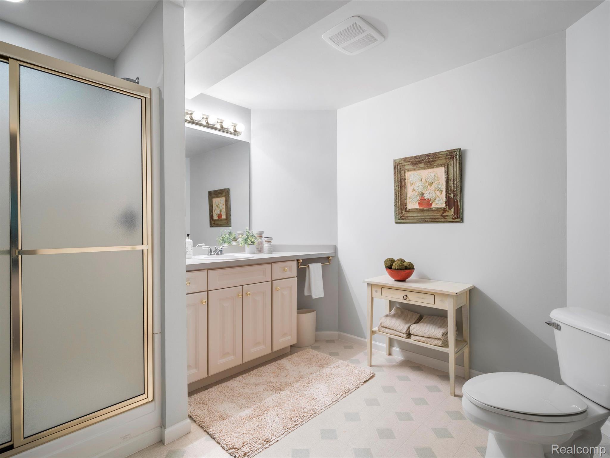 1331 Avon Circle W