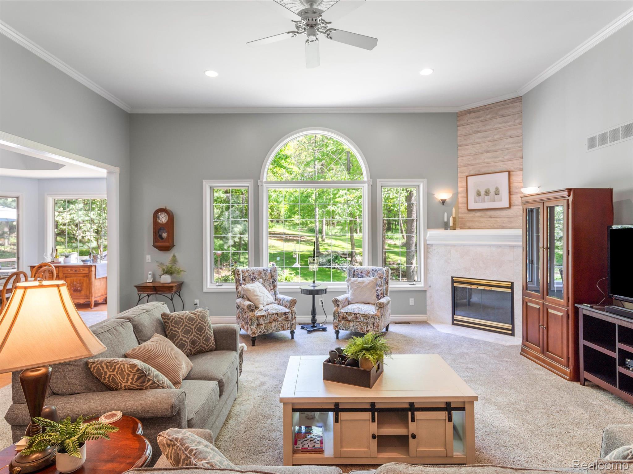 1331 Avon Circle W