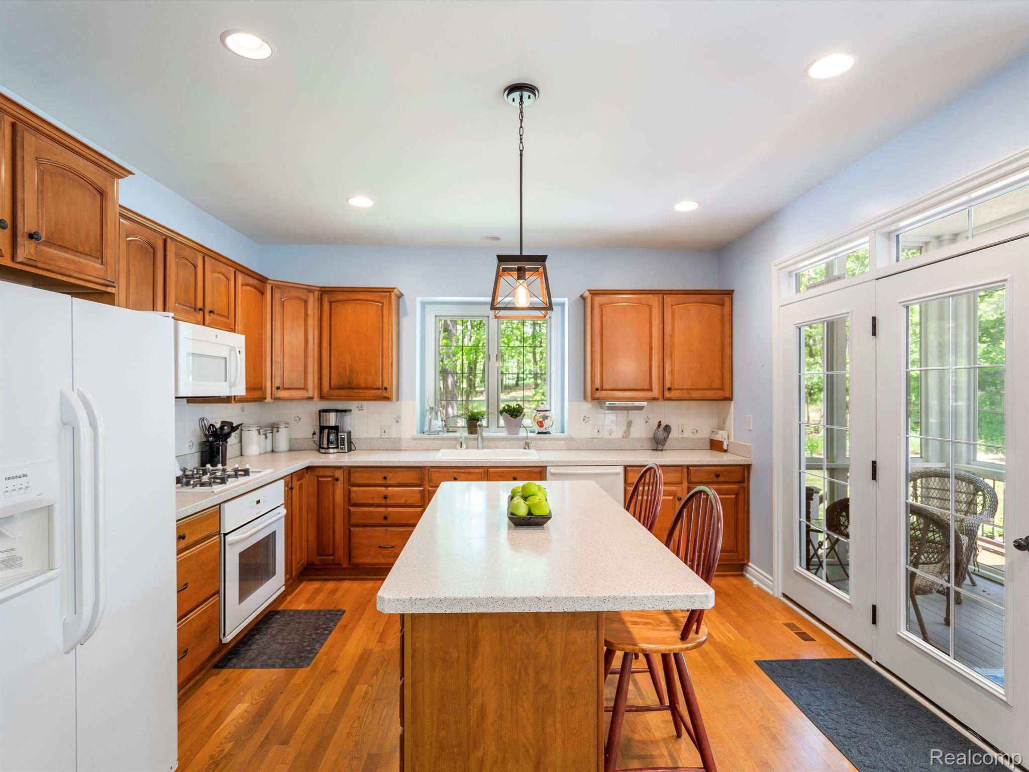1331 Avon Circle W