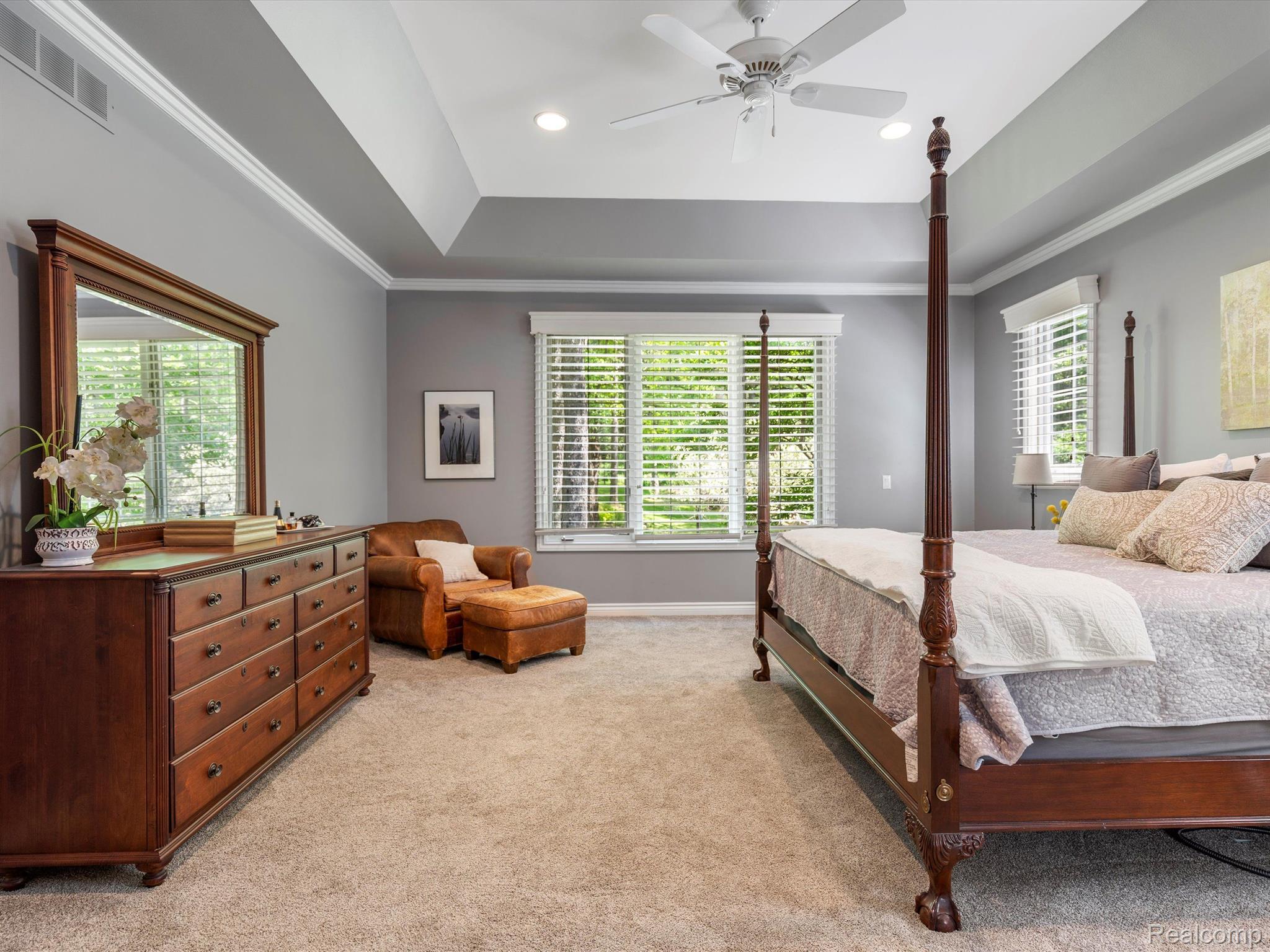1331 Avon Circle W