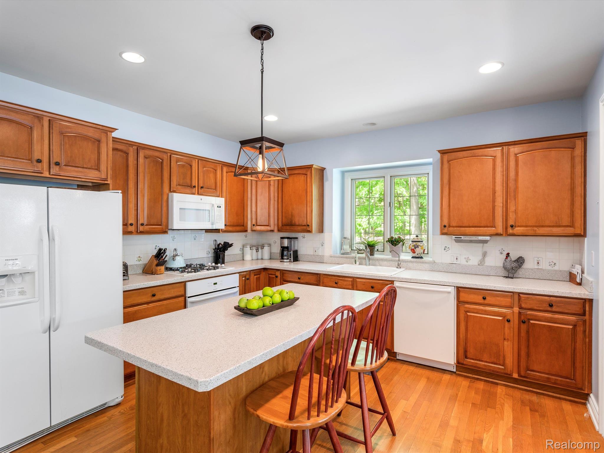 1331 Avon Circle W