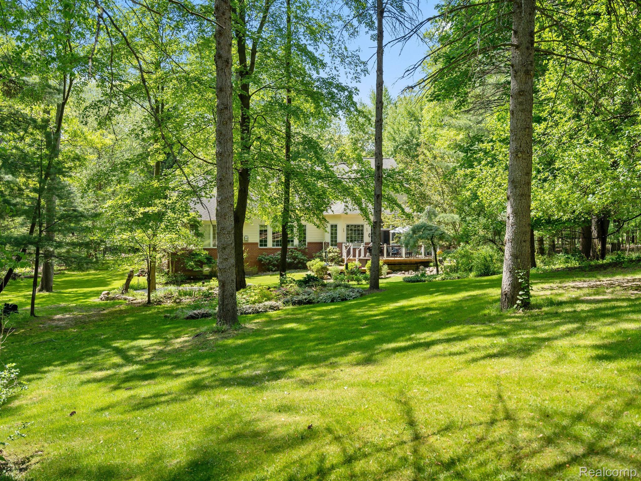 1331 Avon Circle W