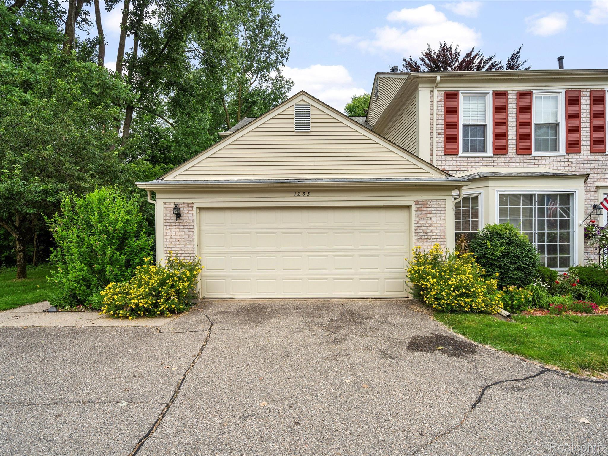 1233 CANDLESTICK Lane