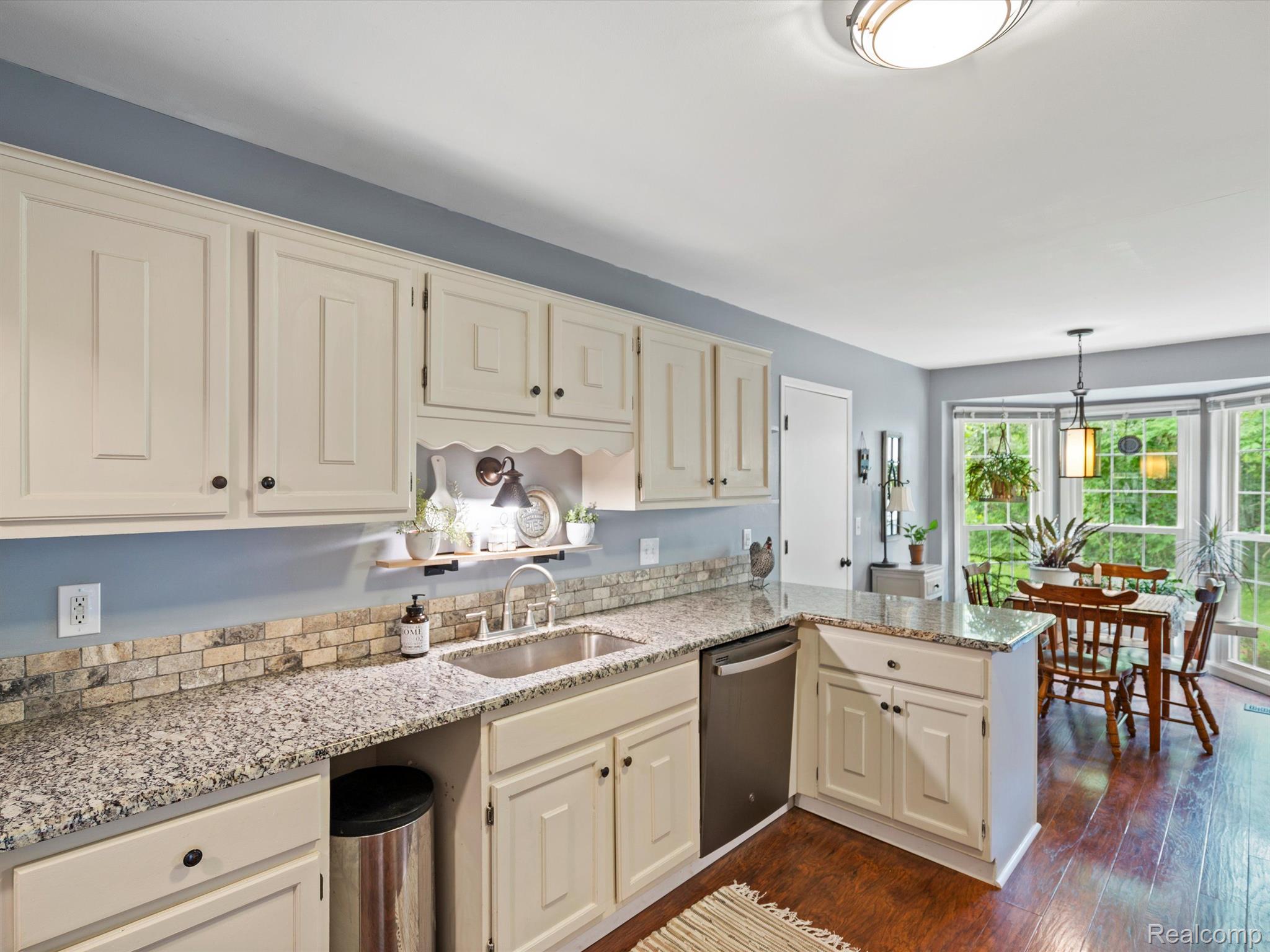 1233 CANDLESTICK Lane