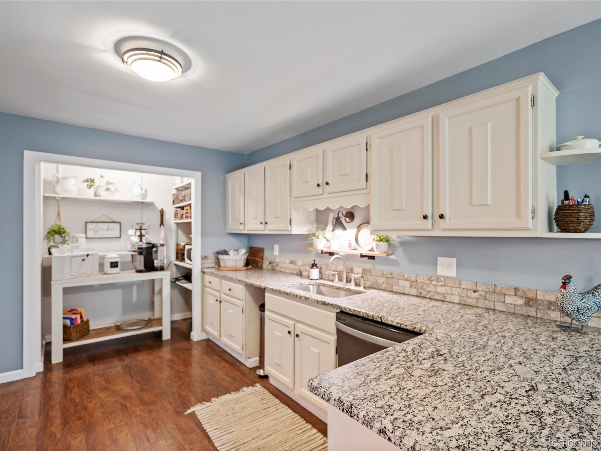 1233 CANDLESTICK Lane