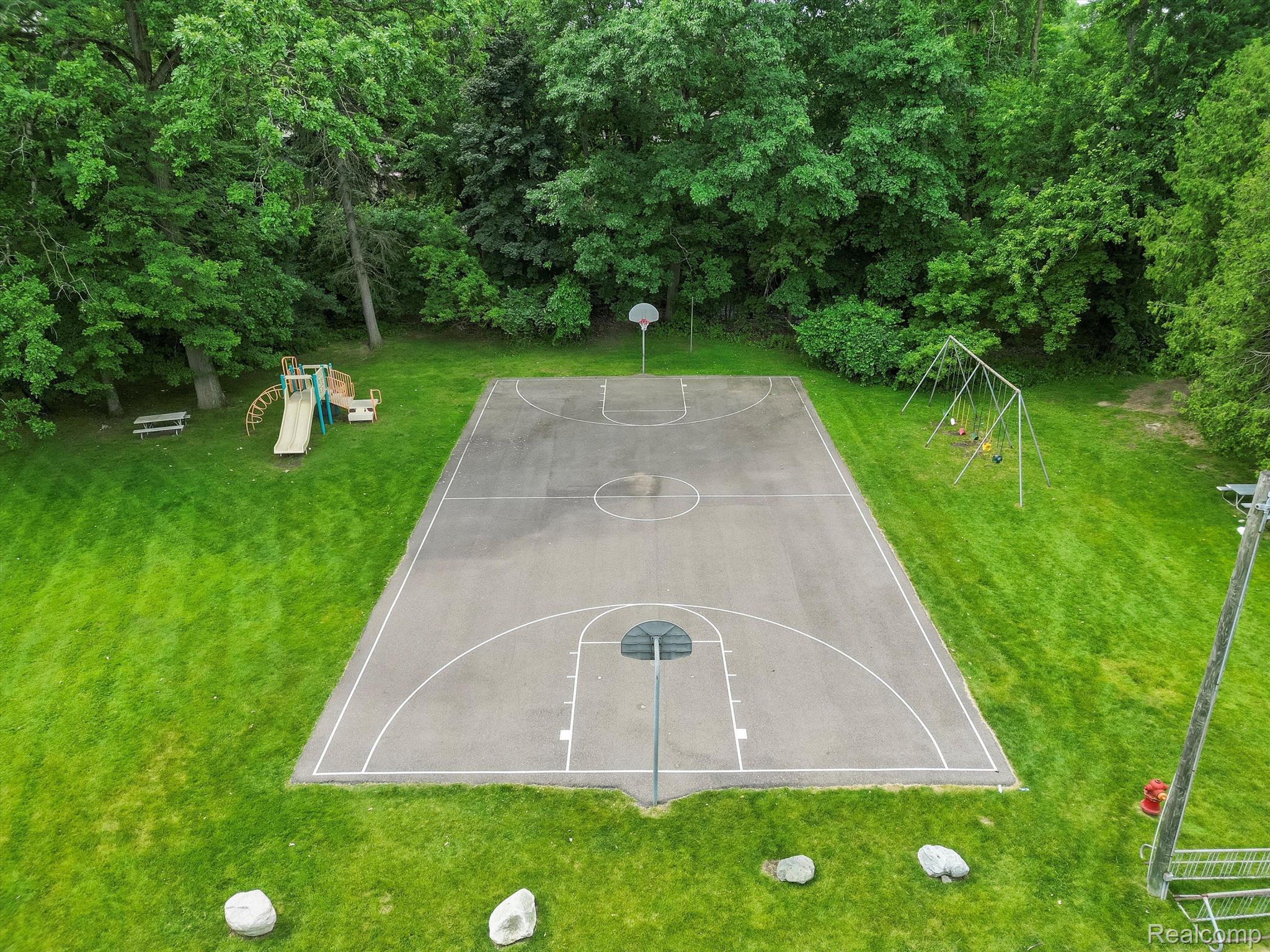 1233 CANDLESTICK Lane