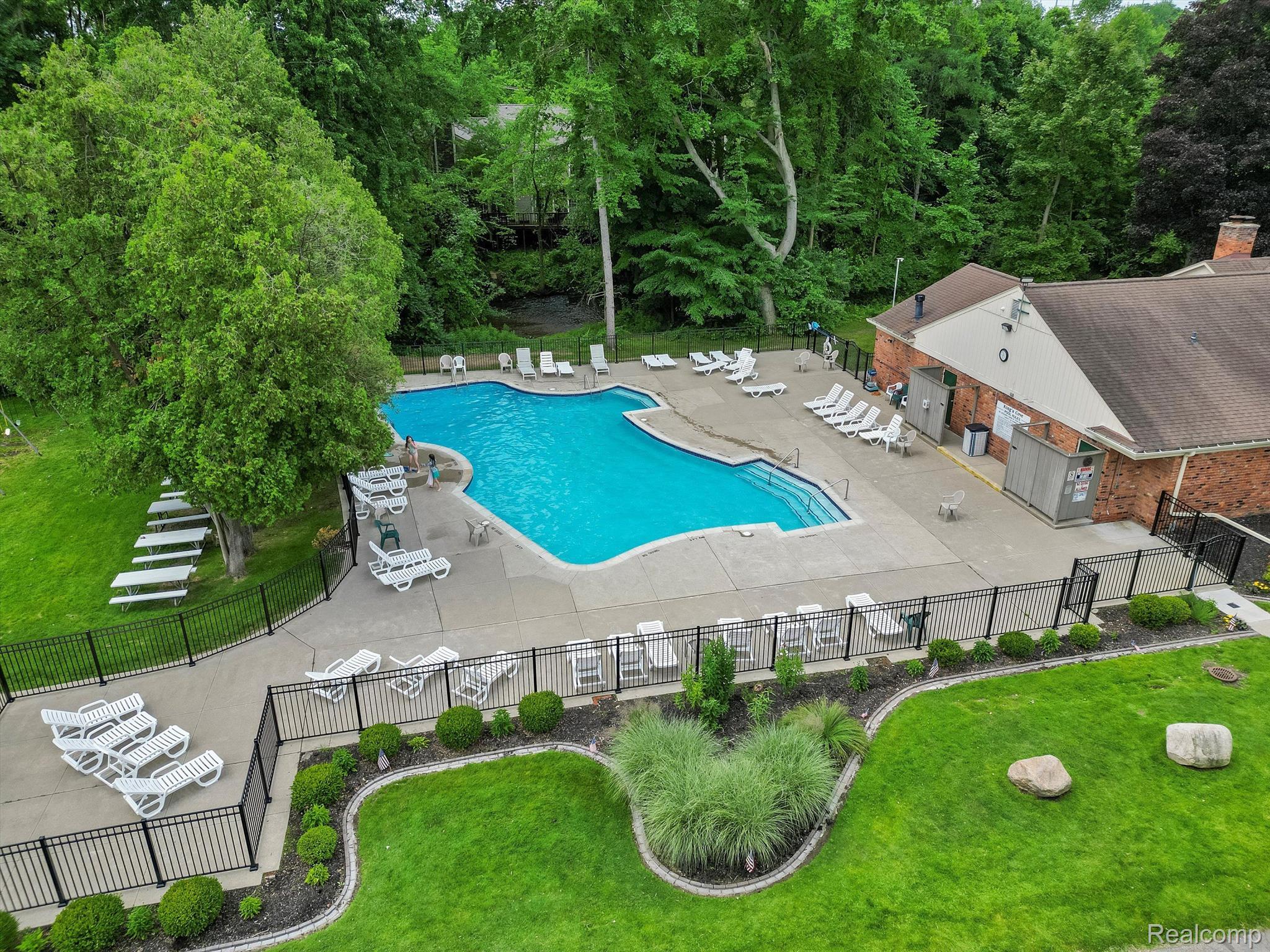 1233 CANDLESTICK Lane