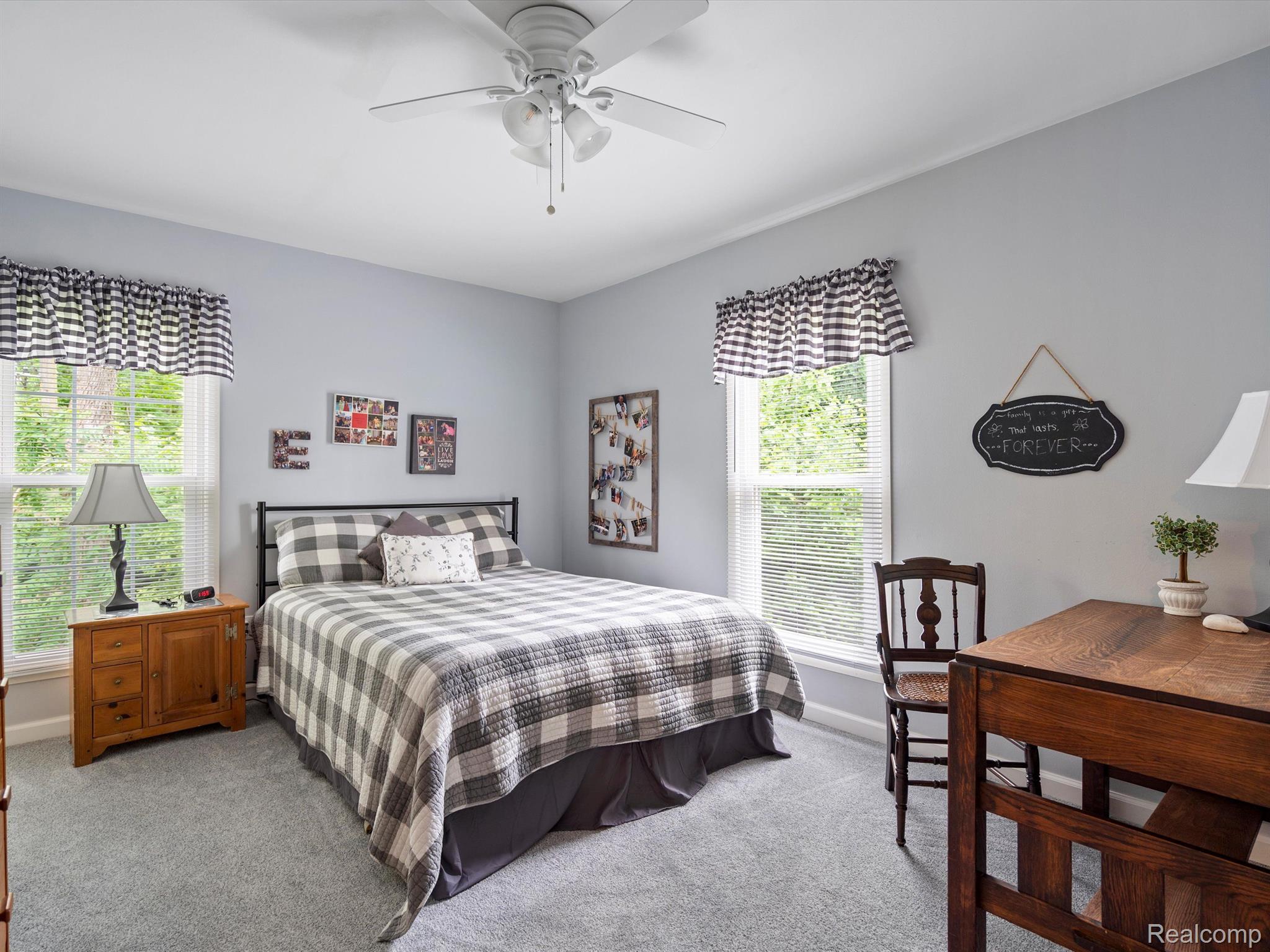1233 CANDLESTICK Lane