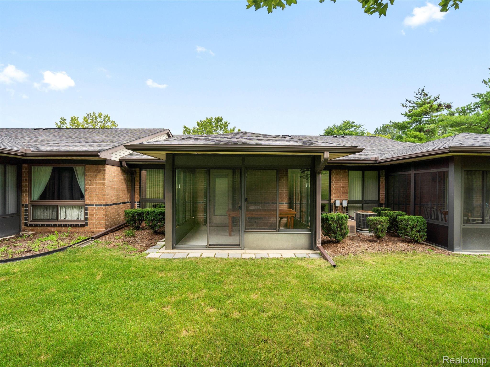 979 WEXFORD Way