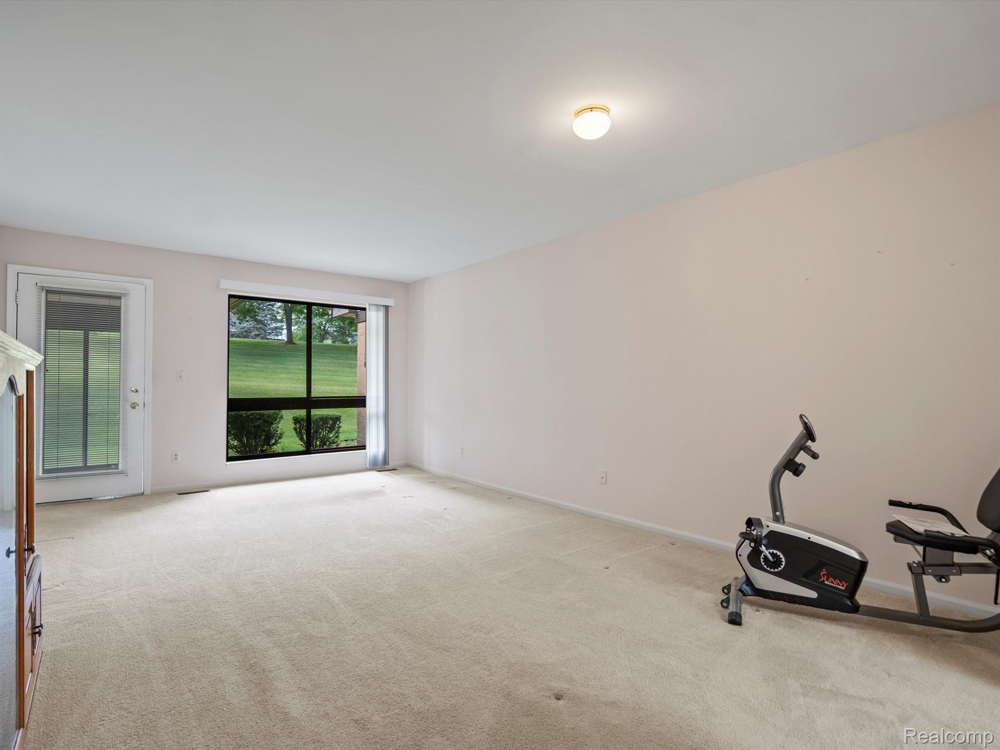 979 WEXFORD Way