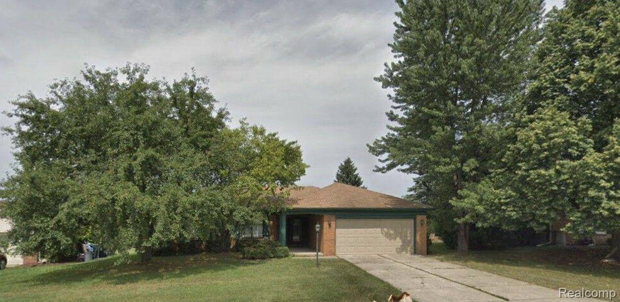 822 DAHLIA Lane