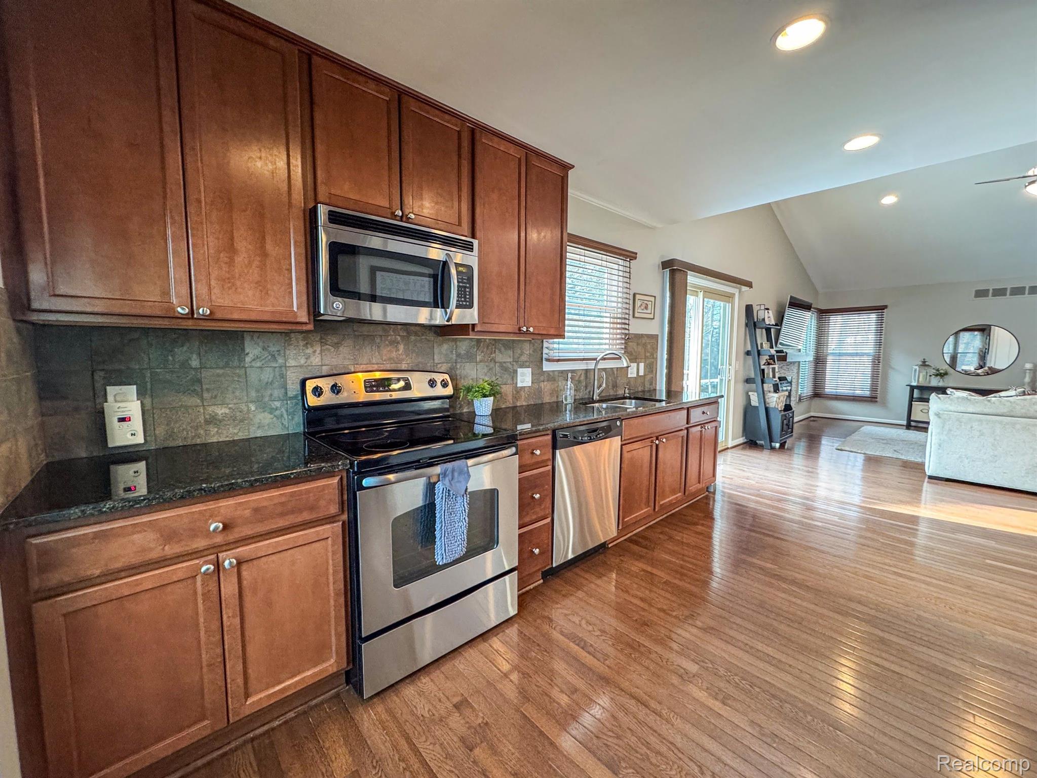 708 DRESSLER Lane