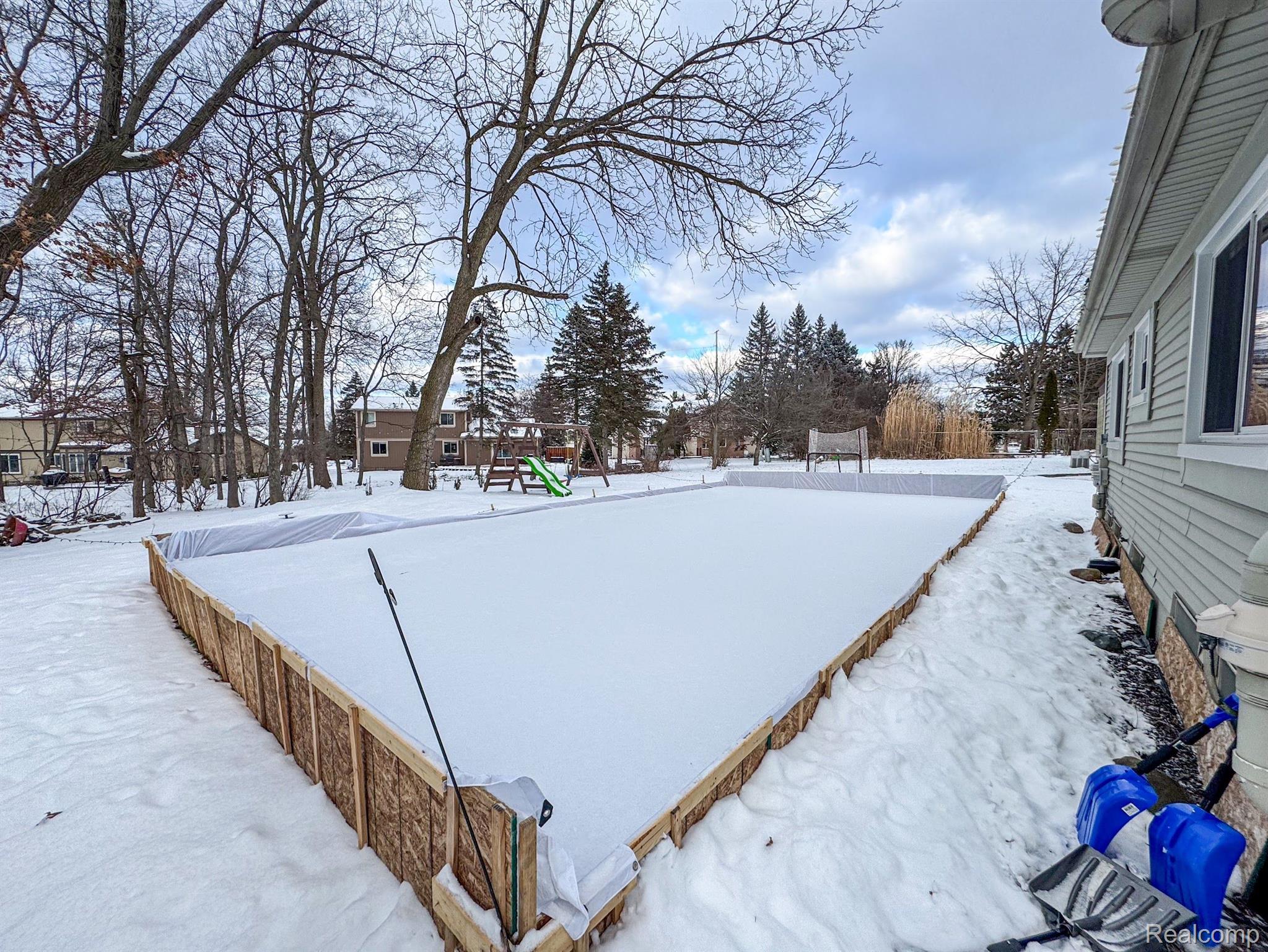 708 DRESSLER Lane